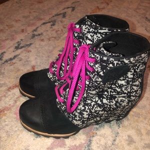 Women’s Black & White with Pink  Sorel PDX Wedge